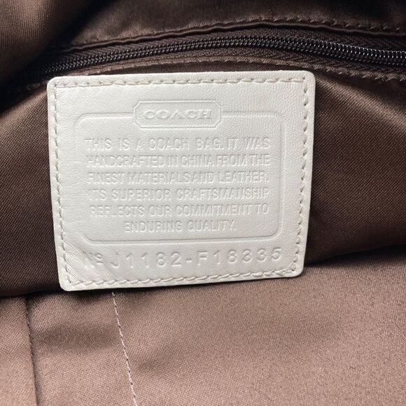 Coach Laura F 18835 Fabric Signature C Patent Leather Trim Large Tote - Picture 5 of 6